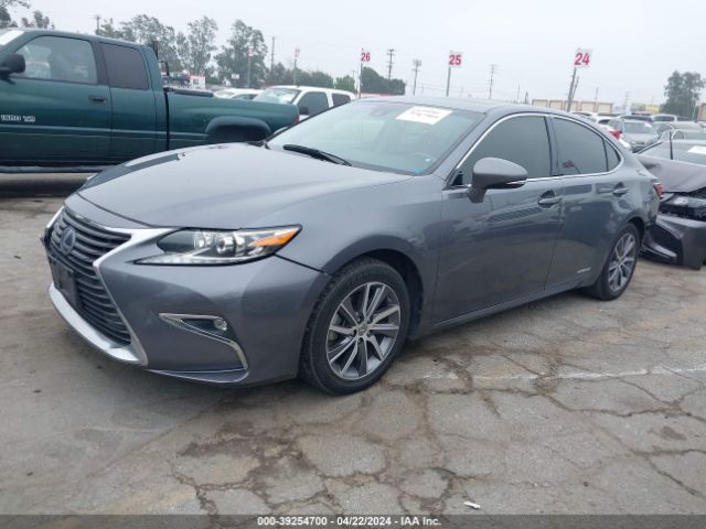 Photo 1 VIN: JTHBW1GG1G2120757 - LEXUS ES 300H 