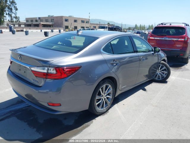 Photo 3 VIN: JTHBW1GG1H2132554 - LEXUS ES 300H 