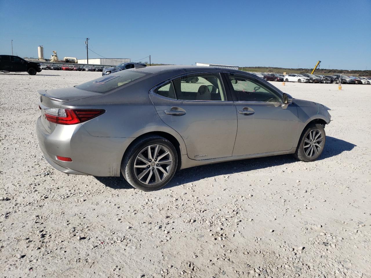 Photo 2 VIN: JTHBW1GG1J2194025 - LEXUS ES 