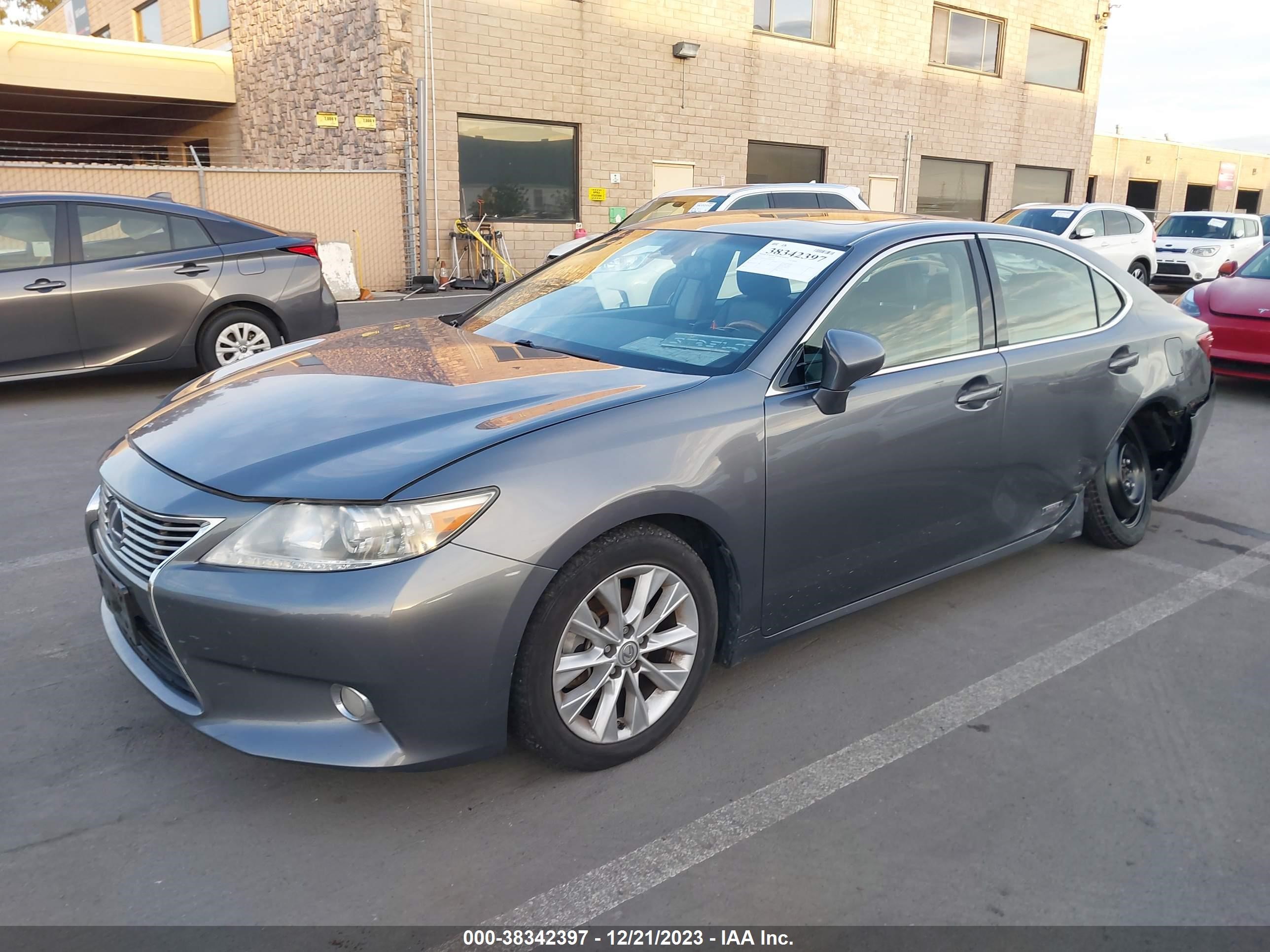 Photo 1 VIN: JTHBW1GG2D2037592 - LEXUS ES 