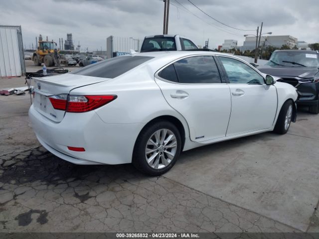 Photo 3 VIN: JTHBW1GG2E2052787 - LEXUS ES 300H 