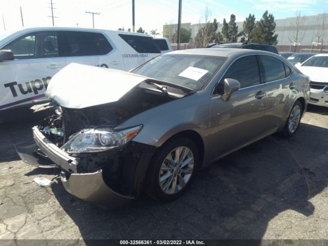 Photo 1 VIN: JTHBW1GG2F2092031 - LEXUS ES 300H 