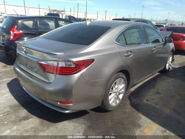 Photo 3 VIN: JTHBW1GG2F2092031 - LEXUS ES 300H 