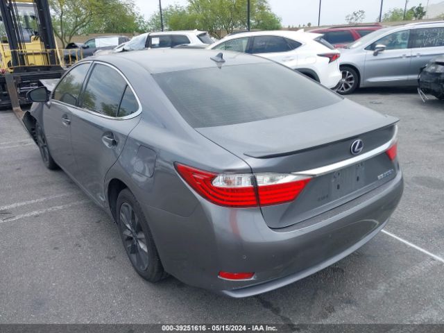 Photo 2 VIN: JTHBW1GG3D2021725 - LEXUS ES 300H 