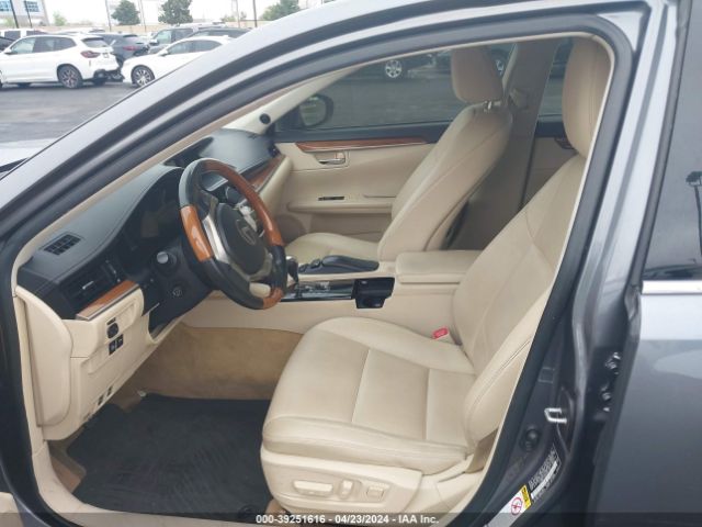 Photo 4 VIN: JTHBW1GG3D2021725 - LEXUS ES 300H 