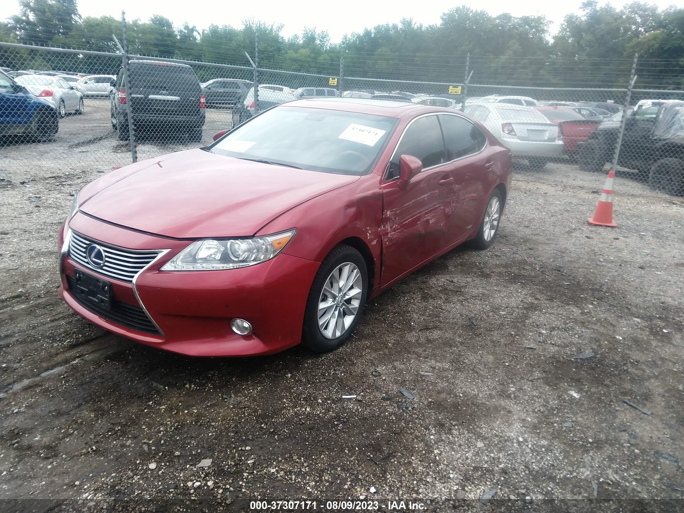 Photo 1 VIN: JTHBW1GG3D2028996 - LEXUS ES 300H 