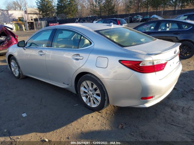 Photo 2 VIN: JTHBW1GG3E2049851 - LEXUS ES 300H 