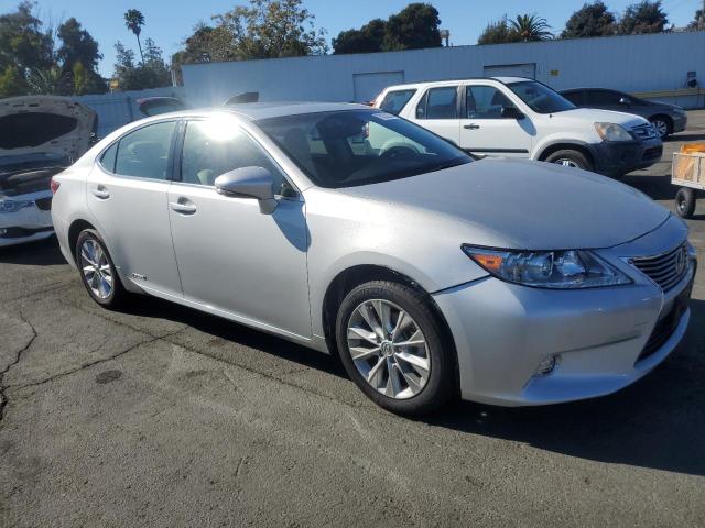 Photo 3 VIN: JTHBW1GG3E2074474 - LEXUS ES 300H 