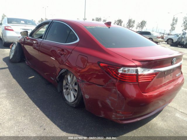 Photo 2 VIN: JTHBW1GG3F2100654 - LEXUS ES 300H 