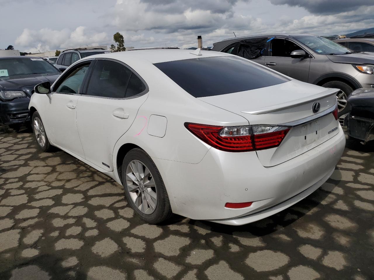 Photo 1 VIN: JTHBW1GG4D2013388 - LEXUS ES 