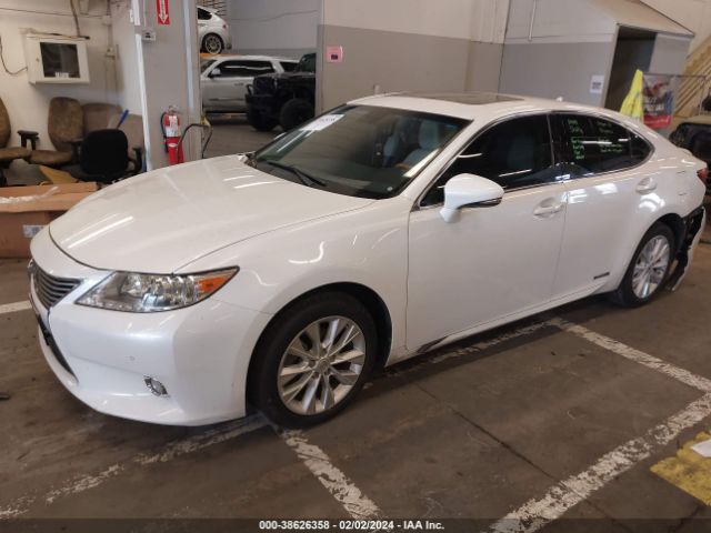 Photo 1 VIN: JTHBW1GG4E2058980 - LEXUS ES 300H 