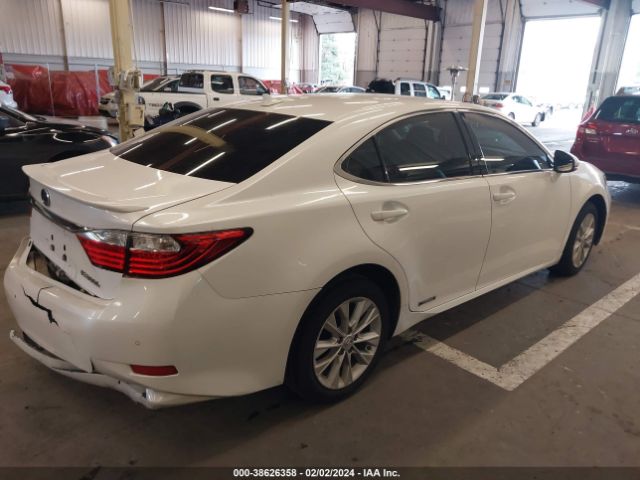 Photo 3 VIN: JTHBW1GG4E2058980 - LEXUS ES 300H 