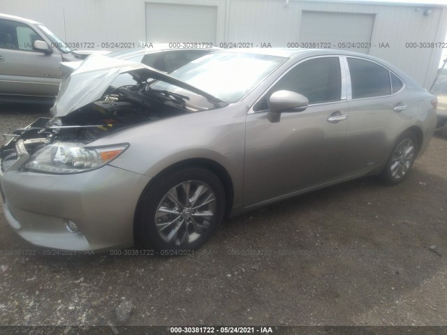 Photo 1 VIN: JTHBW1GG4F2079667 - LEXUS ES 300H 