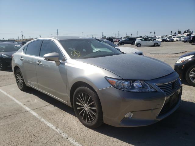 Photo 0 VIN: JTHBW1GG4F2090961 - LEXUS ES 300H 