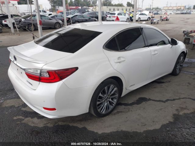 Photo 3 VIN: JTHBW1GG4H2139451 - LEXUS ES 