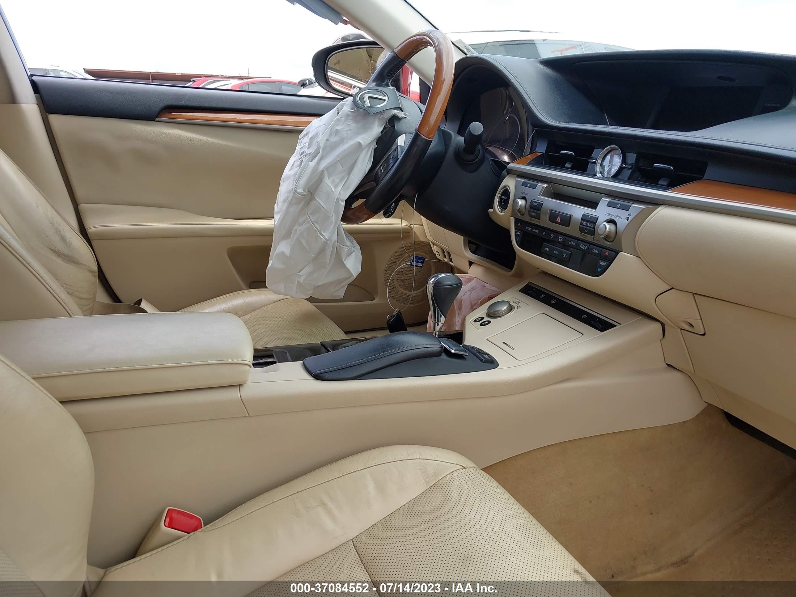 Photo 4 VIN: JTHBW1GG5E2051665 - LEXUS ES 