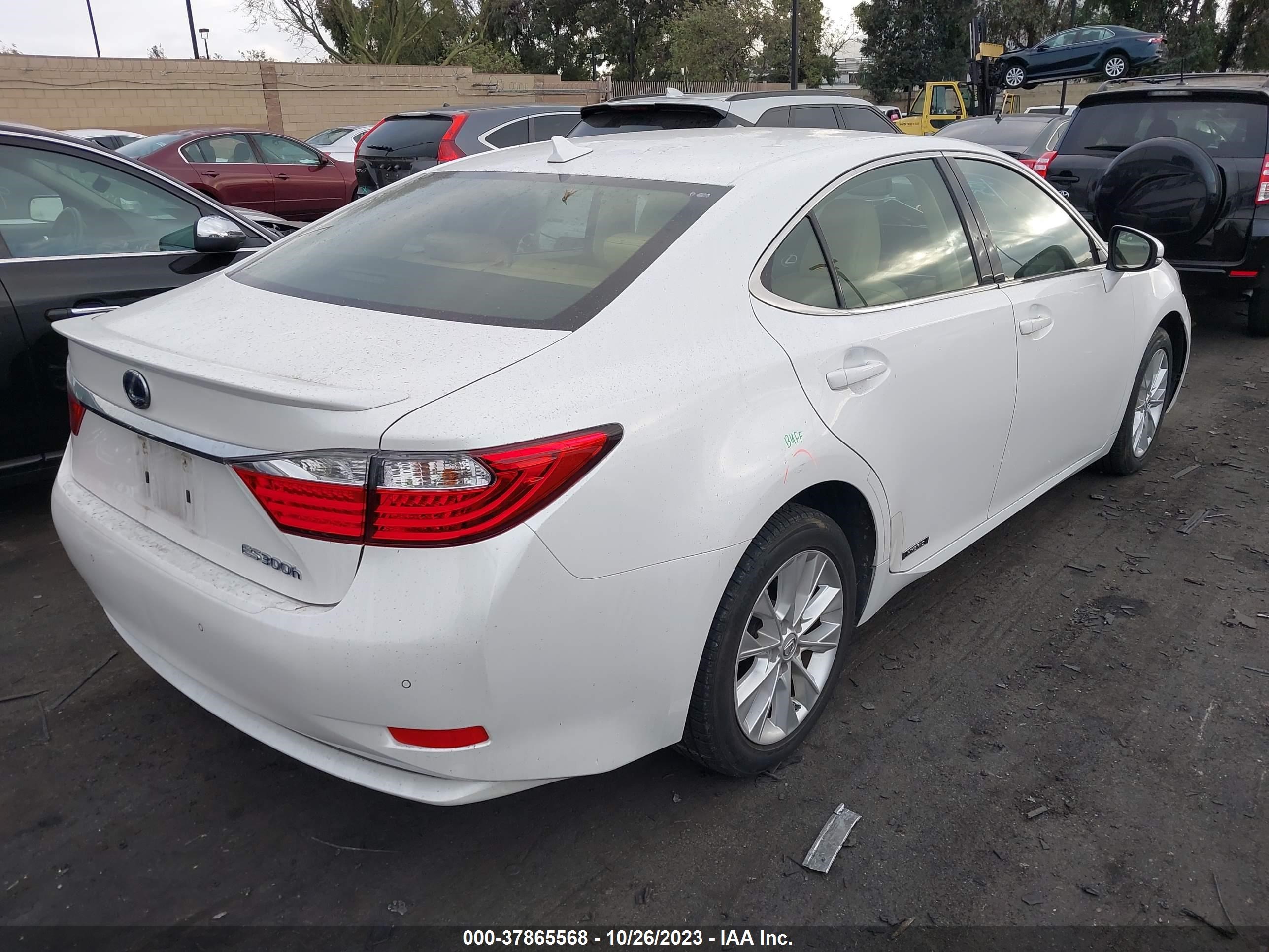 Photo 3 VIN: JTHBW1GG5E2052248 - LEXUS ES 