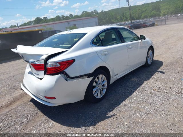 Photo 3 VIN: JTHBW1GG5E2070152 - LEXUS ES 300H 