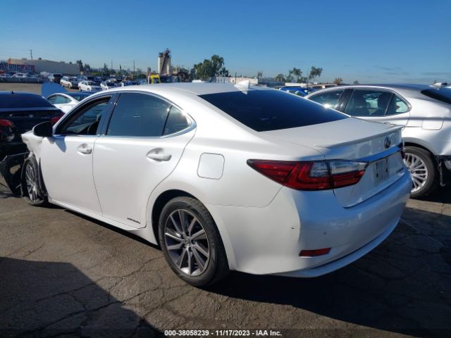 Photo 2 VIN: JTHBW1GG5G2127999 - LEXUS ES 300H 