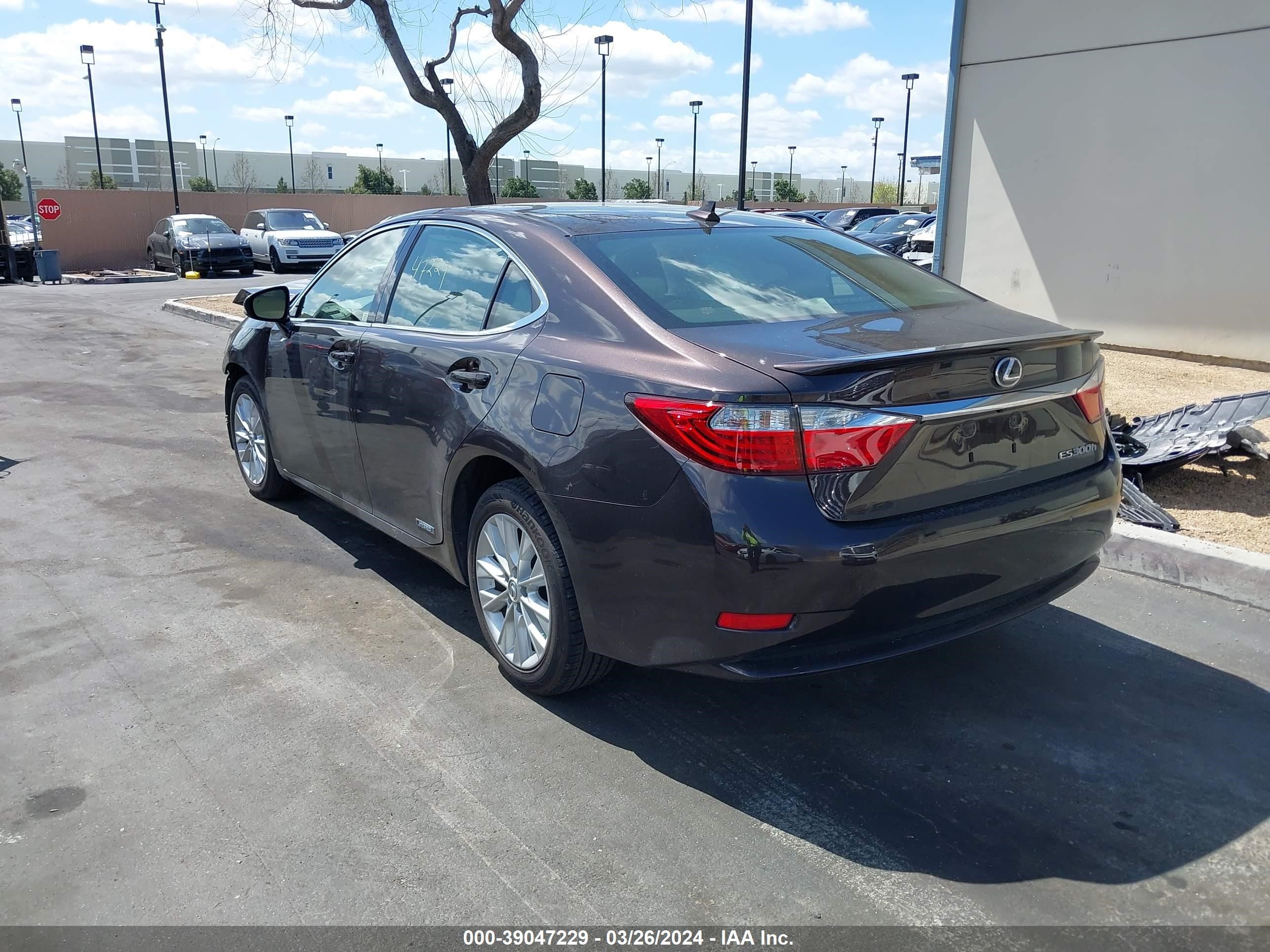 Photo 2 VIN: JTHBW1GG6D2008354 - LEXUS ES 