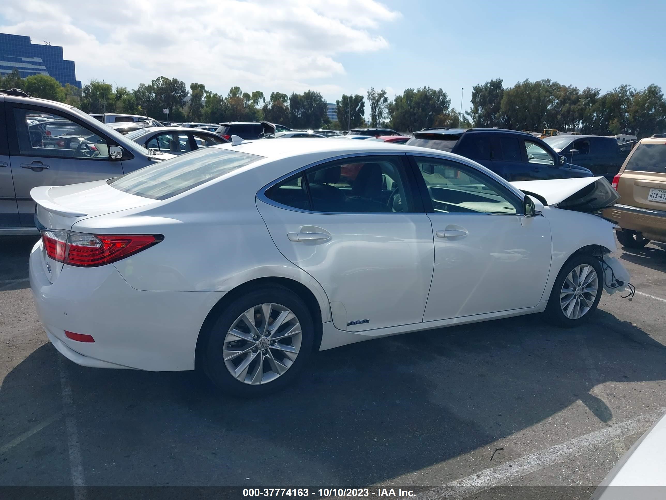 Photo 13 VIN: JTHBW1GG6D2038020 - LEXUS ES 