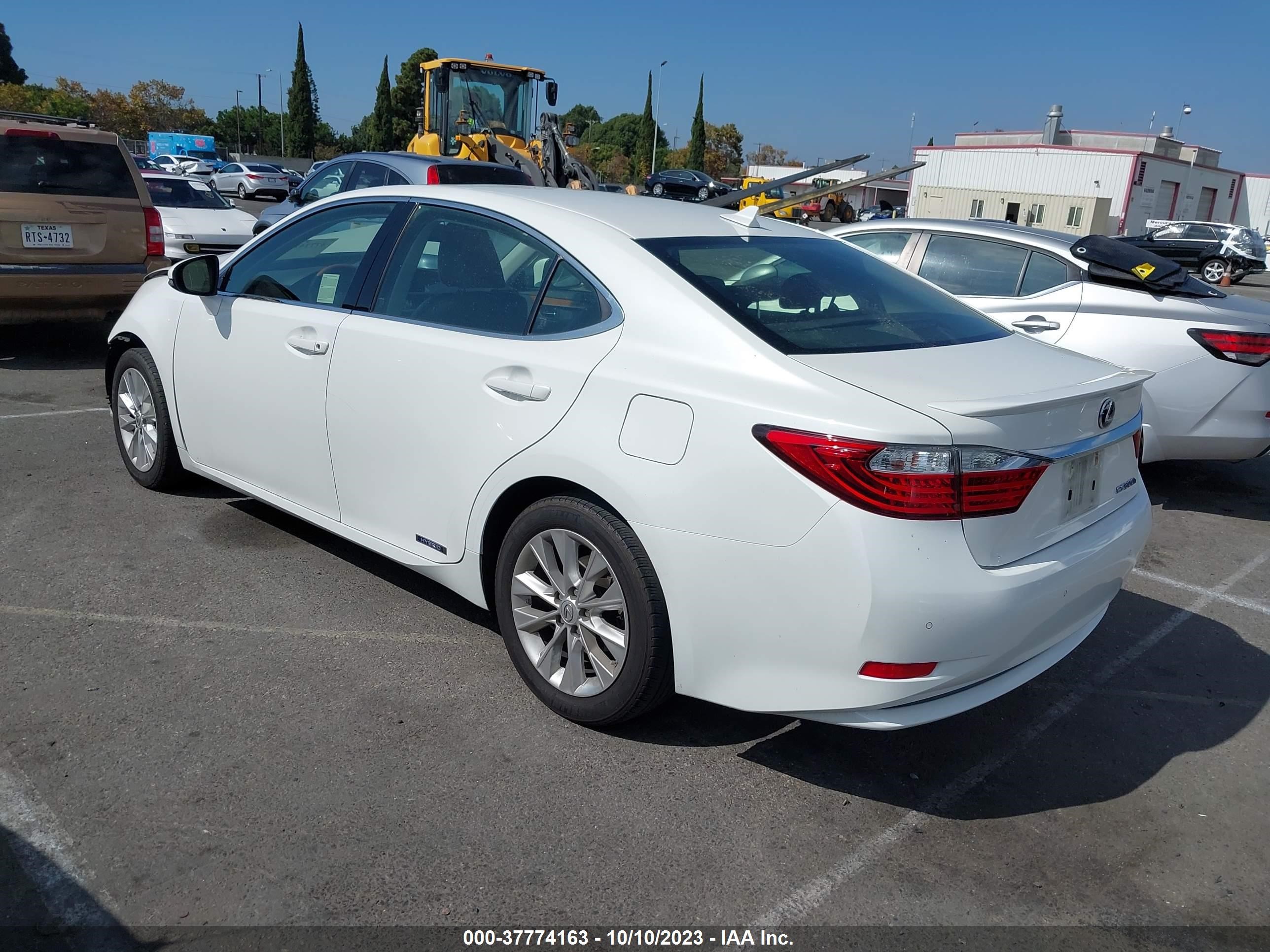 Photo 2 VIN: JTHBW1GG6D2038020 - LEXUS ES 