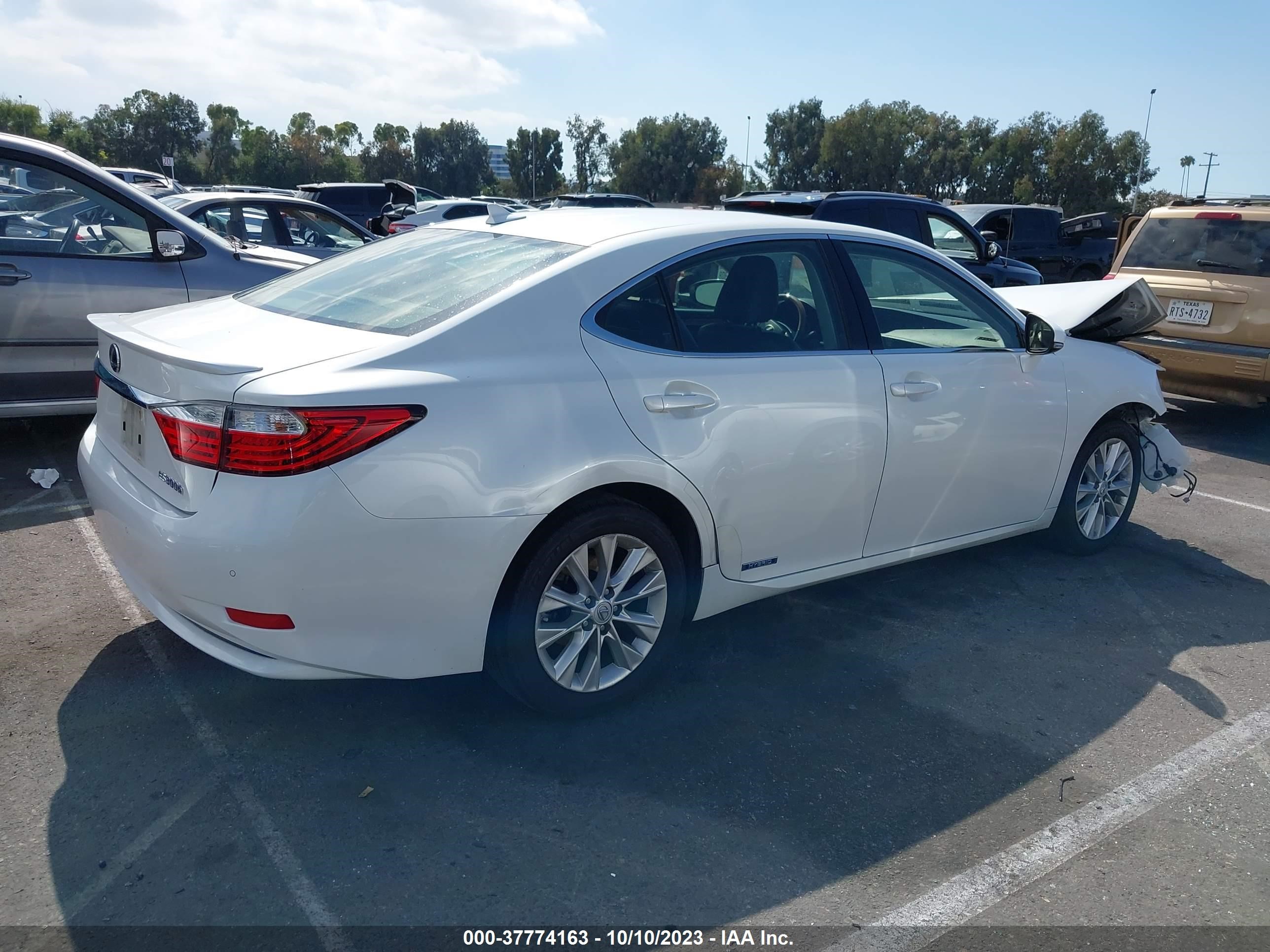 Photo 3 VIN: JTHBW1GG6D2038020 - LEXUS ES 