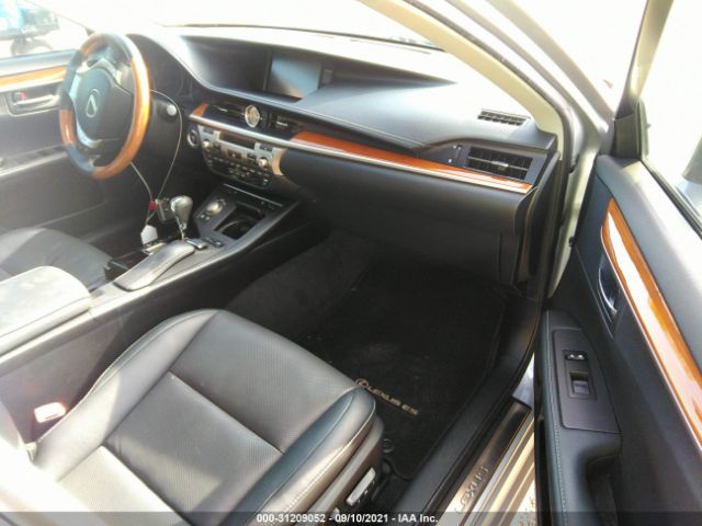 Photo 4 VIN: JTHBW1GG6E2070550 - LEXUS ES 300H 