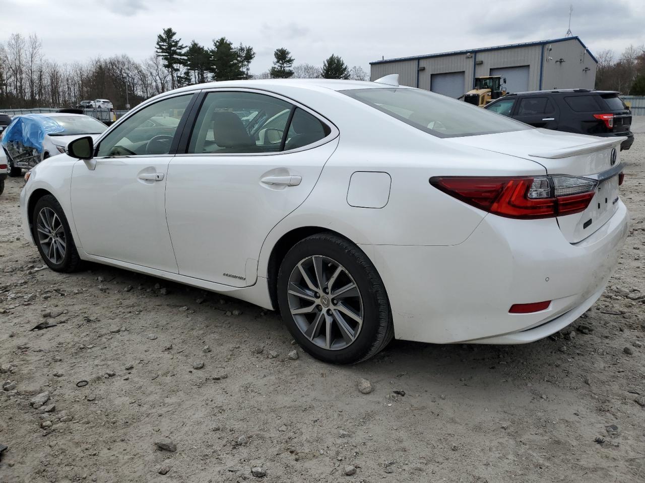 Photo 1 VIN: JTHBW1GG6G2114601 - LEXUS ES 