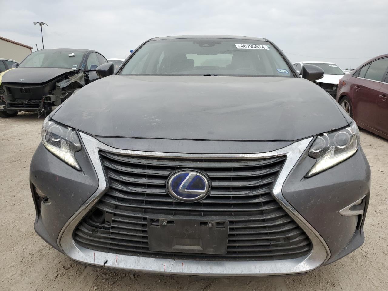 Photo 4 VIN: JTHBW1GG6G2122827 - LEXUS ES 