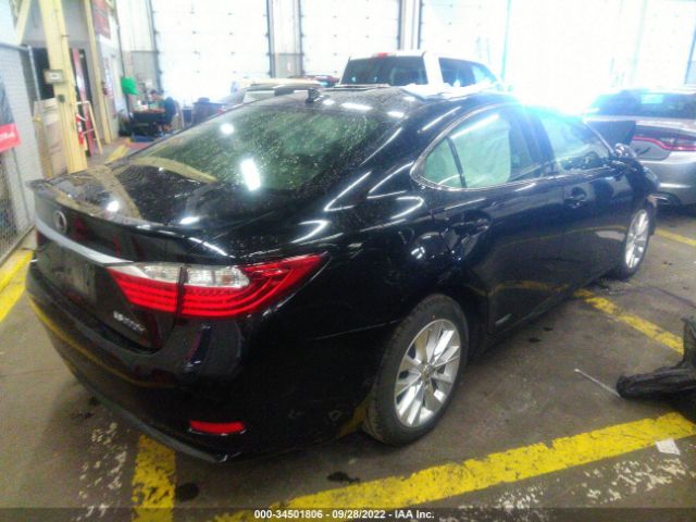 Photo 3 VIN: JTHBW1GG7D2000747 - LEXUS ES 300H 