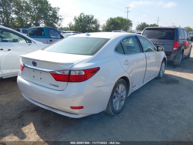 Photo 3 VIN: JTHBW1GG7D2009125 - LEXUS ES 300H 