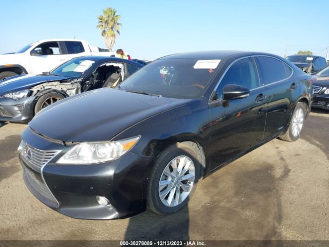 Photo 1 VIN: JTHBW1GG7D2030492 - LEXUS ES 300H 