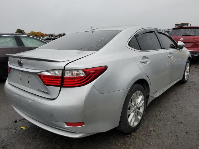 Photo 3 VIN: JTHBW1GG7D2034915 - LEXUS ES 300H 