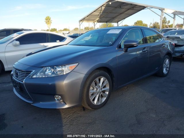 Photo 1 VIN: JTHBW1GG7F2082689 - LEXUS ES 300H 