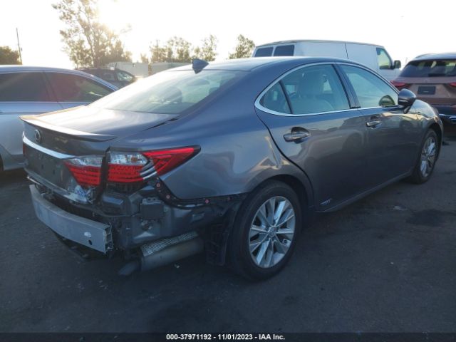 Photo 3 VIN: JTHBW1GG7F2082689 - LEXUS ES 300H 