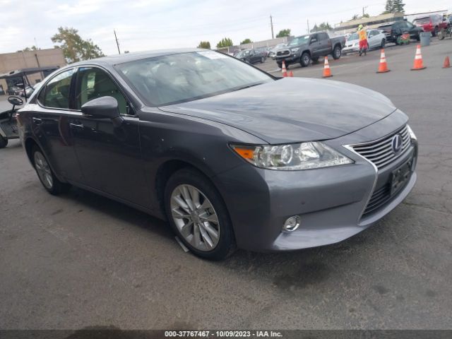 Photo 0 VIN: JTHBW1GG7F2098228 - LEXUS ES 300H 