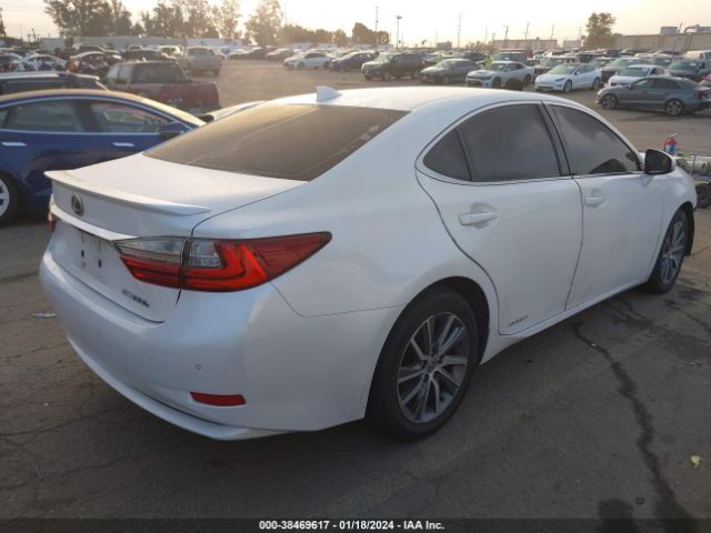 Photo 3 VIN: JTHBW1GG7H2146832 - LEXUS ES 300H 