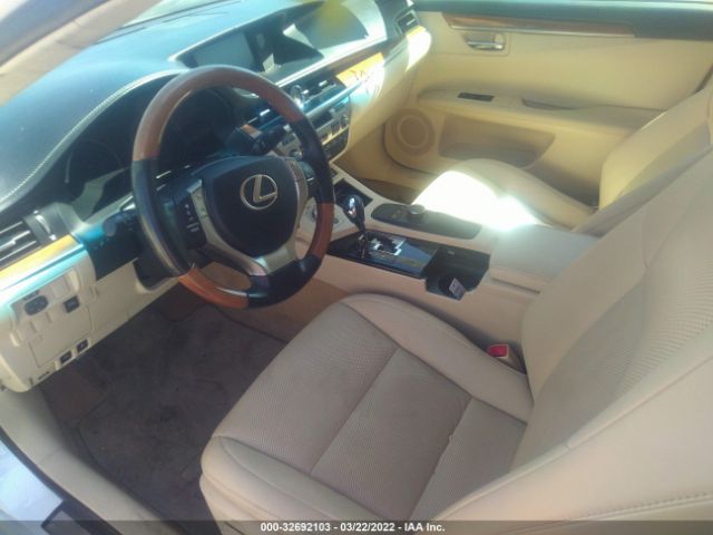 Photo 4 VIN: JTHBW1GG8F2093152 - LEXUS ES 300H 