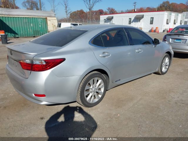 Photo 3 VIN: JTHBW1GG9D2001706 - LEXUS ES 300H 