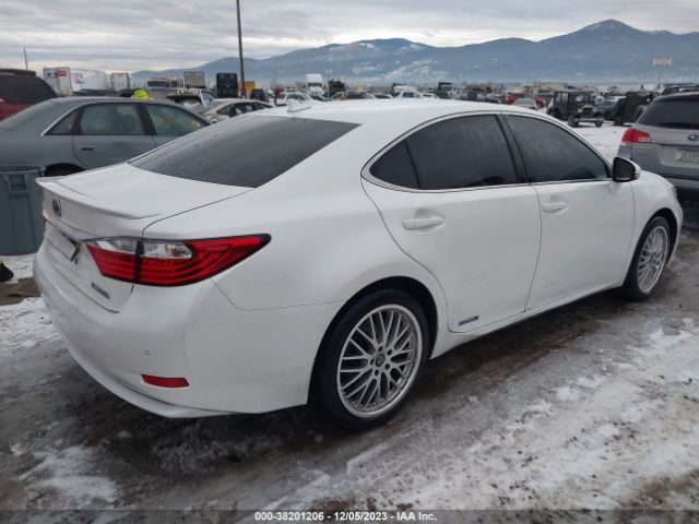 Photo 3 VIN: JTHBW1GG9D2006789 - LEXUS ES 300H 