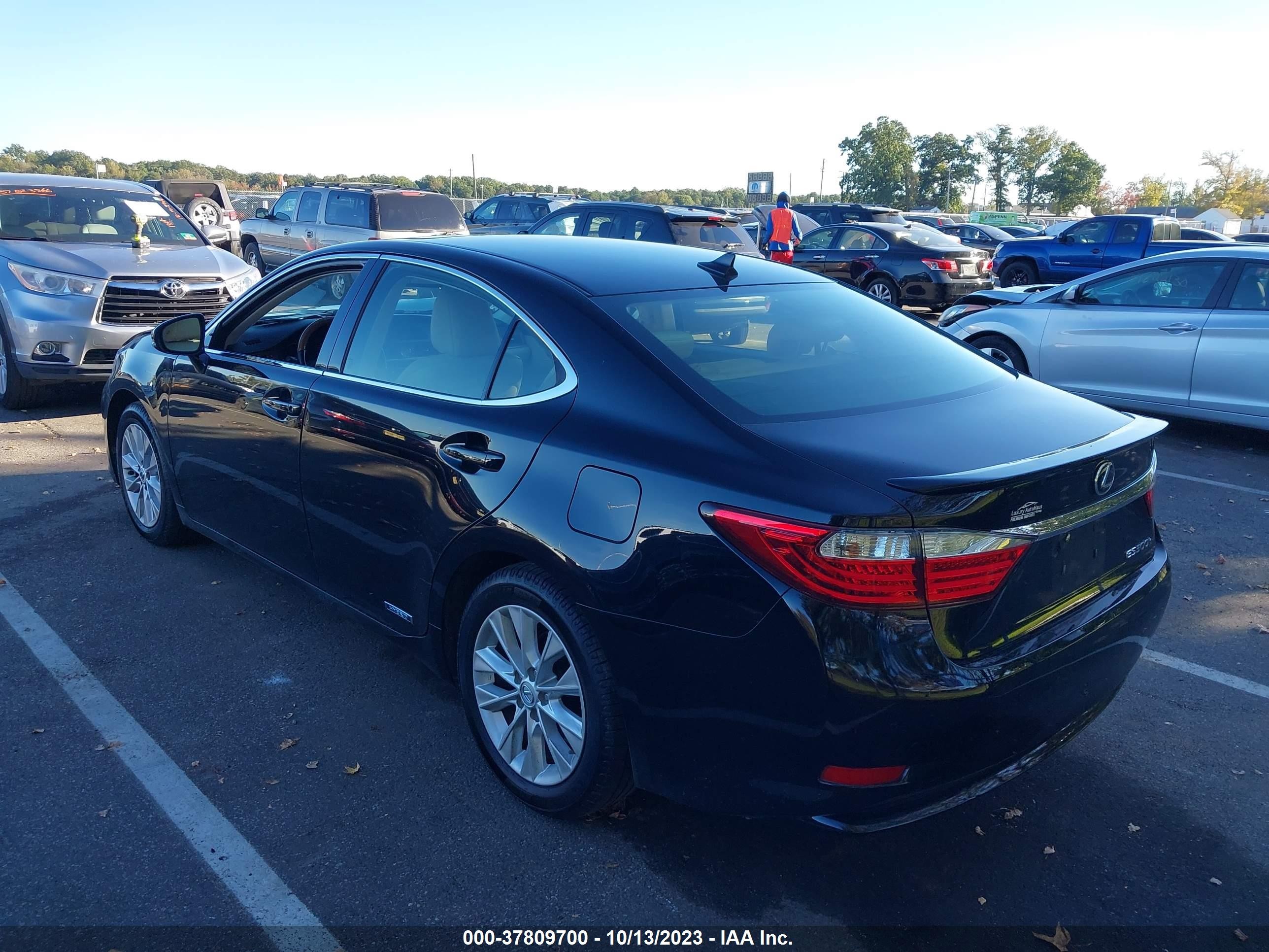 Photo 2 VIN: JTHBW1GG9D2014052 - LEXUS ES 