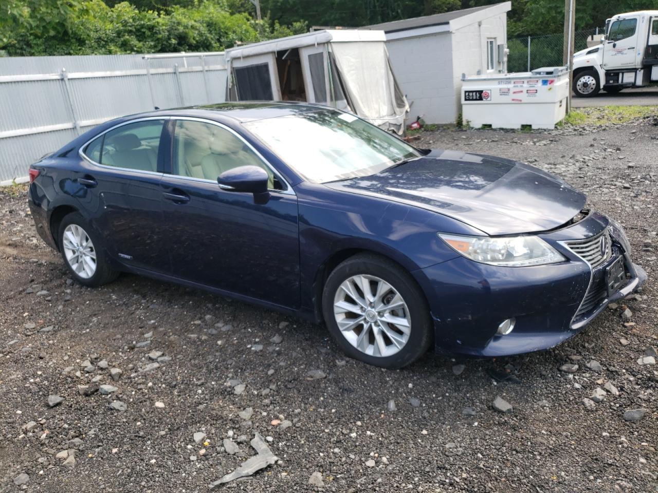 Photo 3 VIN: JTHBW1GG9D2038545 - LEXUS ES 