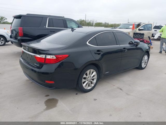 Photo 3 VIN: JTHBW1GGXE2041472 - LEXUS ES 300H 