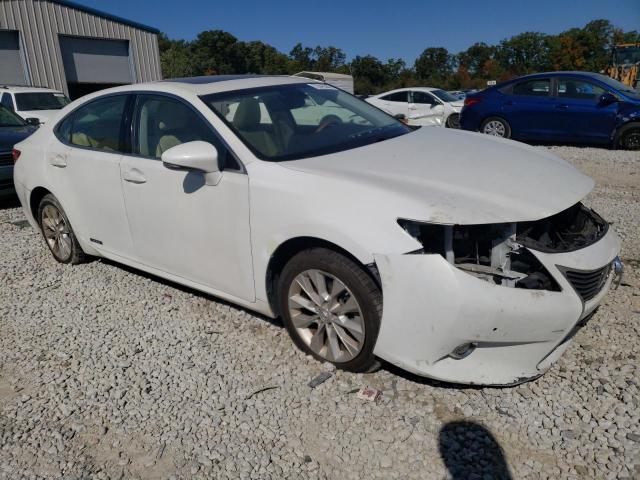 Photo 3 VIN: JTHBW1GGXE2048888 - LEXUS ES300 