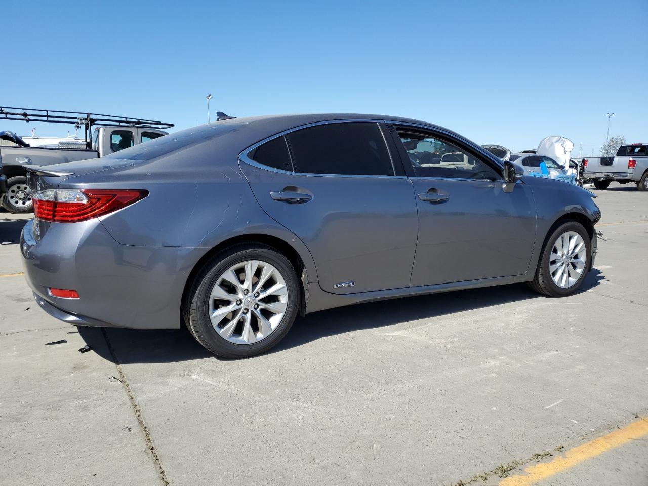 Photo 2 VIN: JTHBW1GGXE2054254 - LEXUS ES 