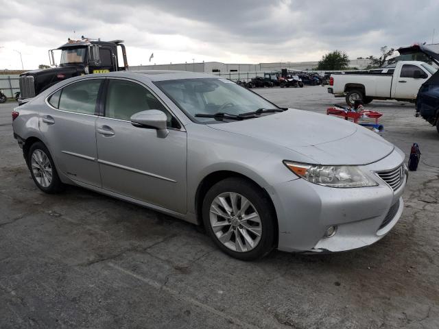 Photo 3 VIN: JTHBW1GGXE2064055 - LEXUS ES300 