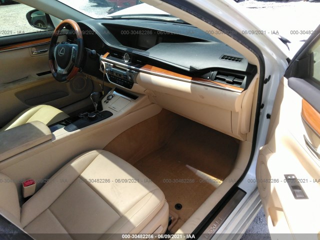 Photo 4 VIN: JTHBW1GGXE2070549 - LEXUS ES 300H 