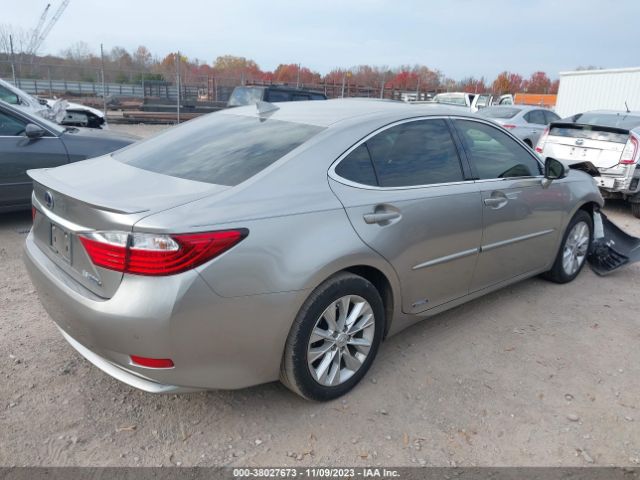 Photo 3 VIN: JTHBW1GGXF2079558 - LEXUS ES 300H 