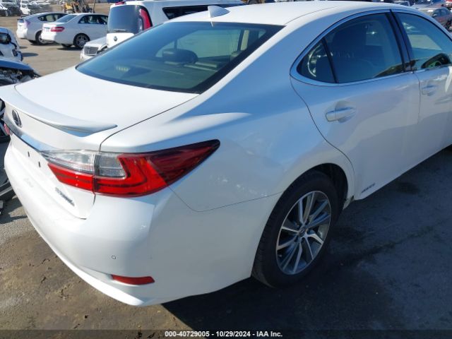 Photo 3 VIN: JTHBW1GGXG2101351 - LEXUS ES 